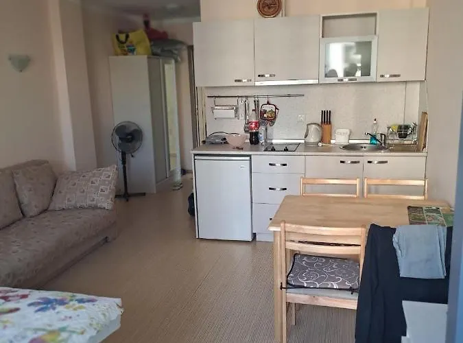 Sunny Plaza Apartman *